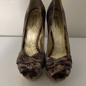 Metallic leopard print wedge